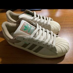 Men’s Adidas Superstar Hemp Sneakers. Size9